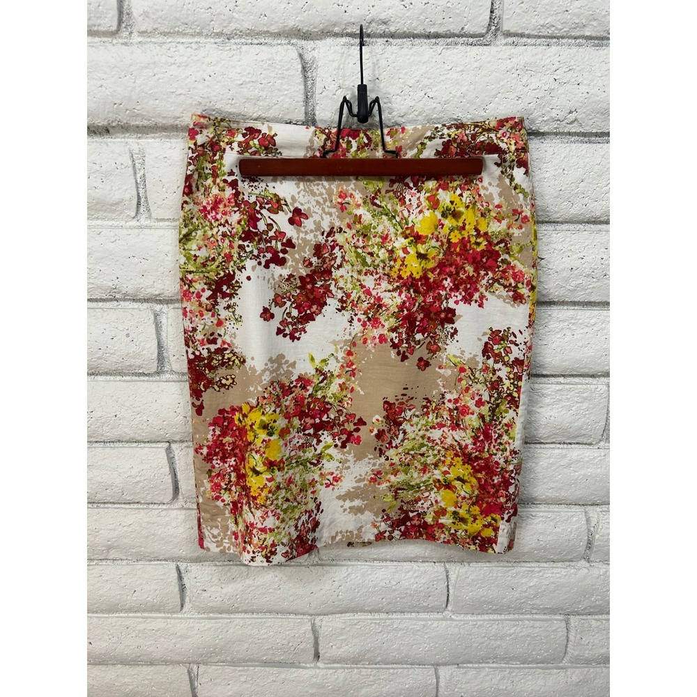 Van Heusen Studio Floral Pencil Skirt Red Yellow Green Tan Size 6 Knee Length